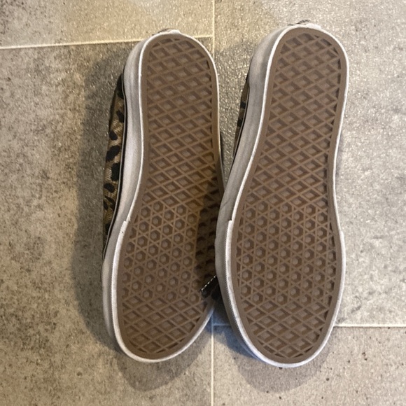 Vans - Picture 5 of 13